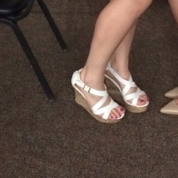 Express white Wedges - Picture 2 of 8